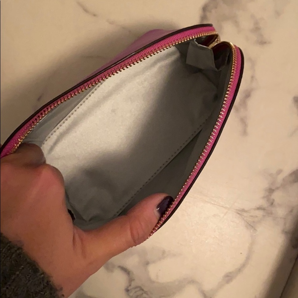 Excellent condition - Kate Spade Pouch! - Picture 5 of 5
